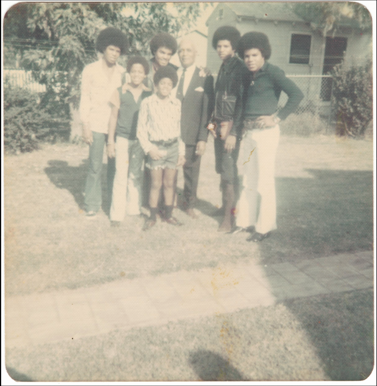 Chromogenic print of S.M. Jackson with great nephews the Jackson 5