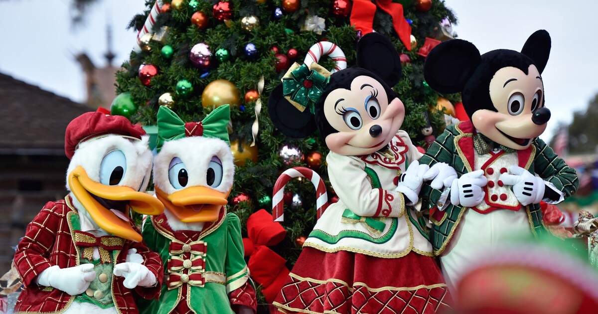 disneyland christmas parade