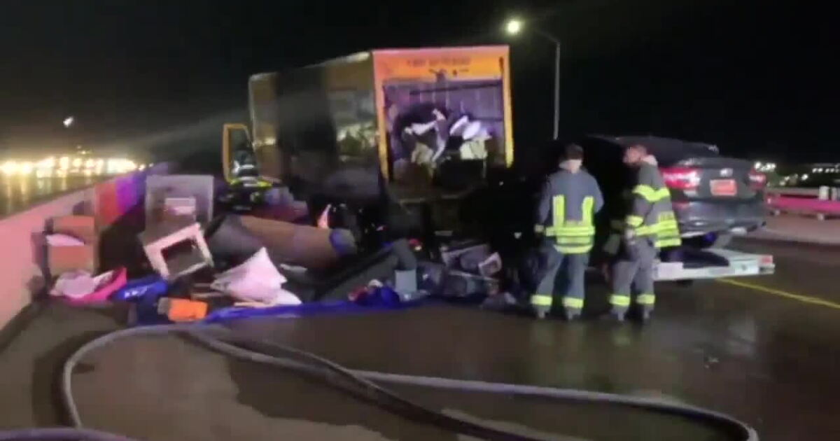 Search for stolen moving truck leads to police chase, crash in Aurora