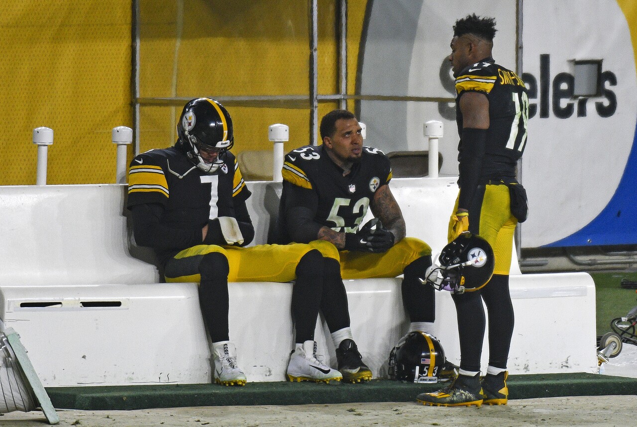 Steelers sad on bench