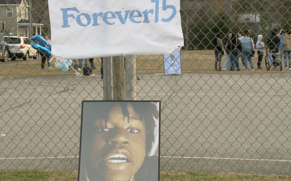 Loved ones of 15-year old Portsmouth Norcom High teen hold candlelight vigil.png