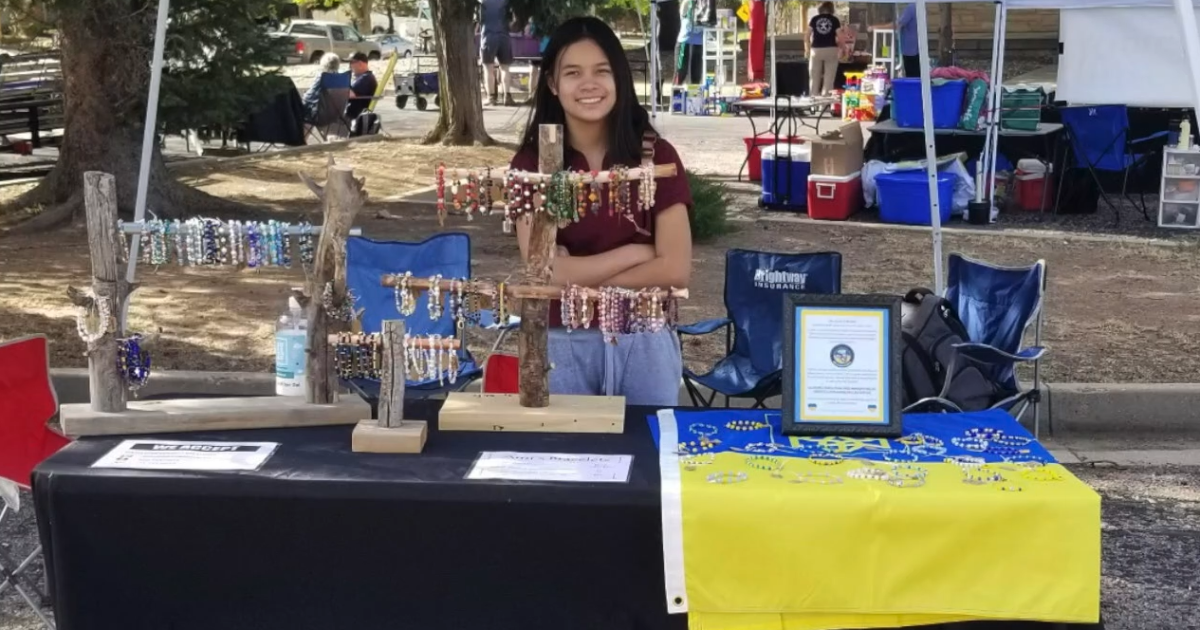 12yearold sells bracelets to benefit Ukraine