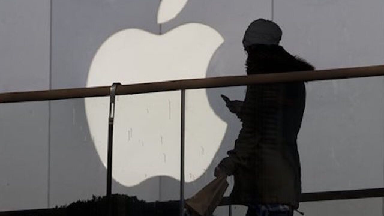 Buffett's company buys 9.8M shares of Apple