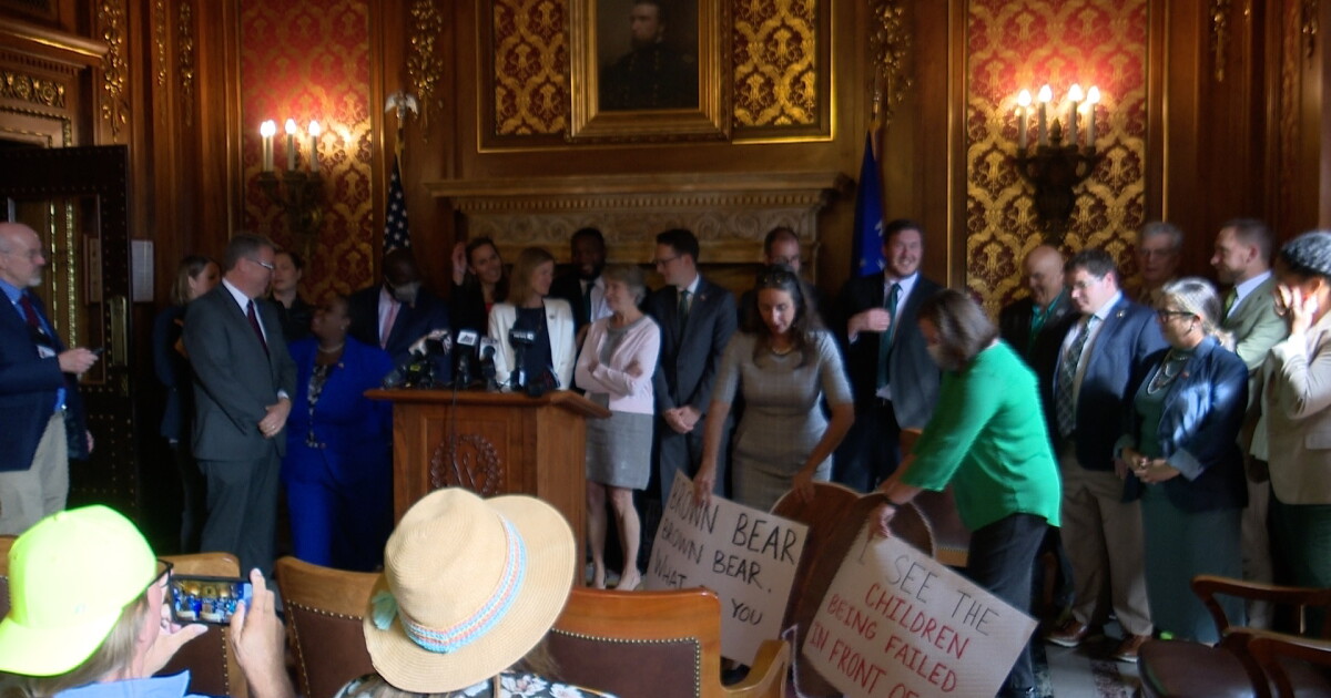 Gavel in and Out: Governor Evers Special Session lasts less than sixty seconds - Vimarsana News