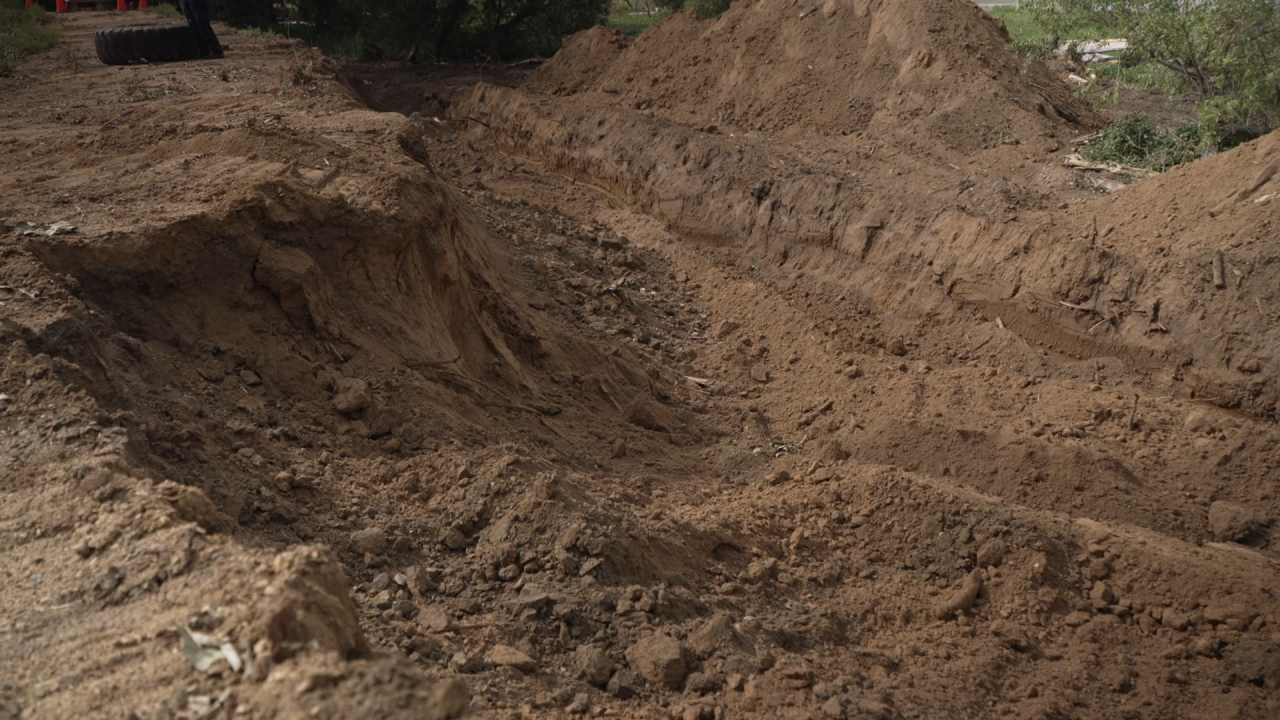 CR0457.MP4.01_25_36_38.Still001.png