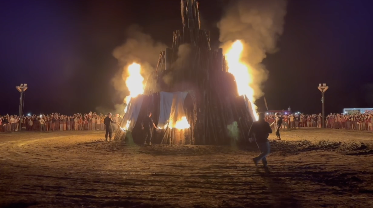 Student-led Aggie Bonfire continues century-old Texas A&M tradition