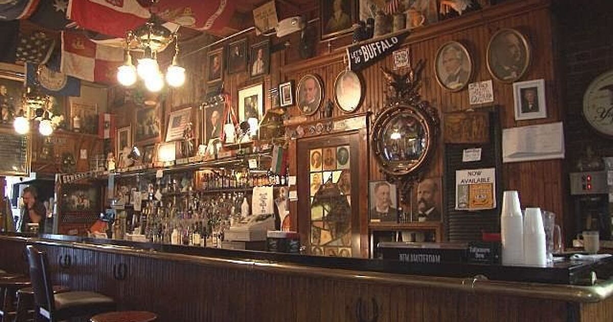 Founding Fathers named one of America's top bars