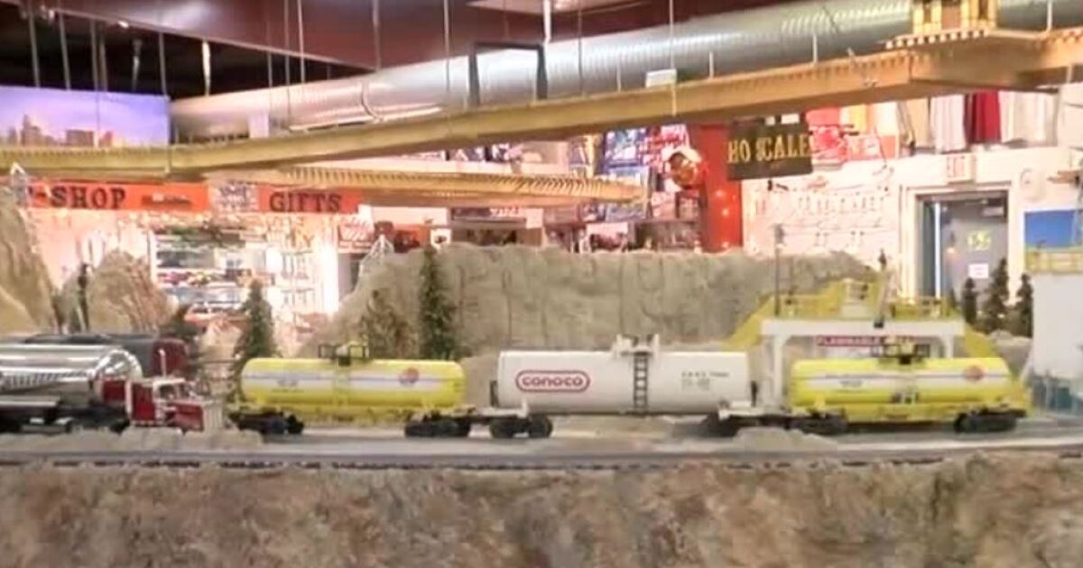 Tucson museum trying to keep love of toy trains alive