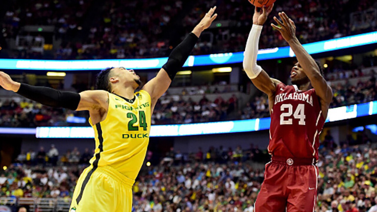 OU Sooners take on the Oregon Ducks