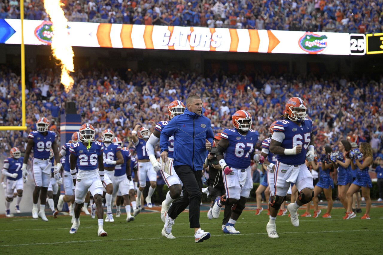 Billy Napier runs onto field for first time as Florida Gators head coach in 2022