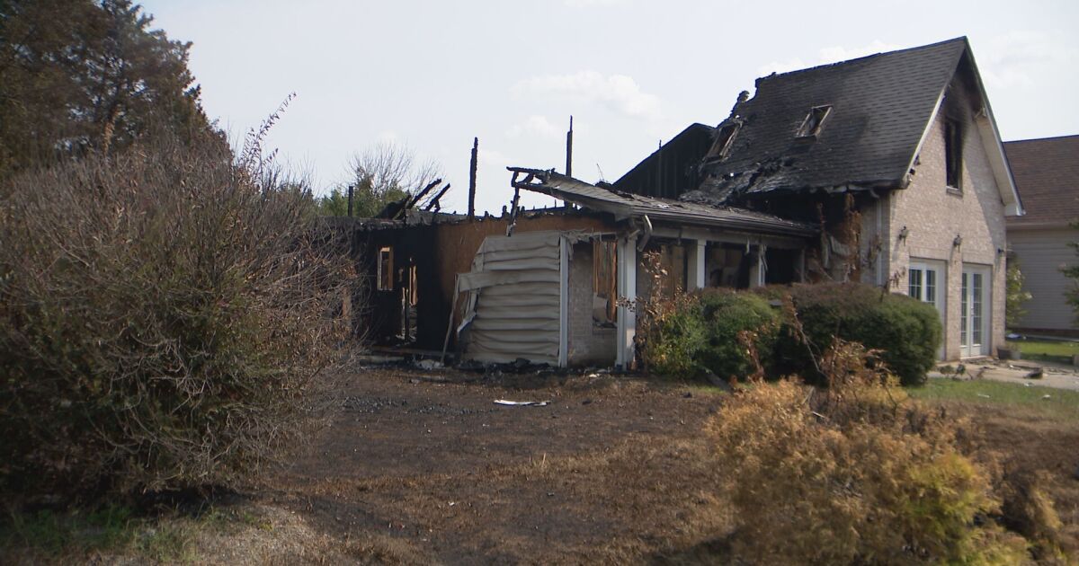 Car blocks fire hydrant access during Nashville emergency