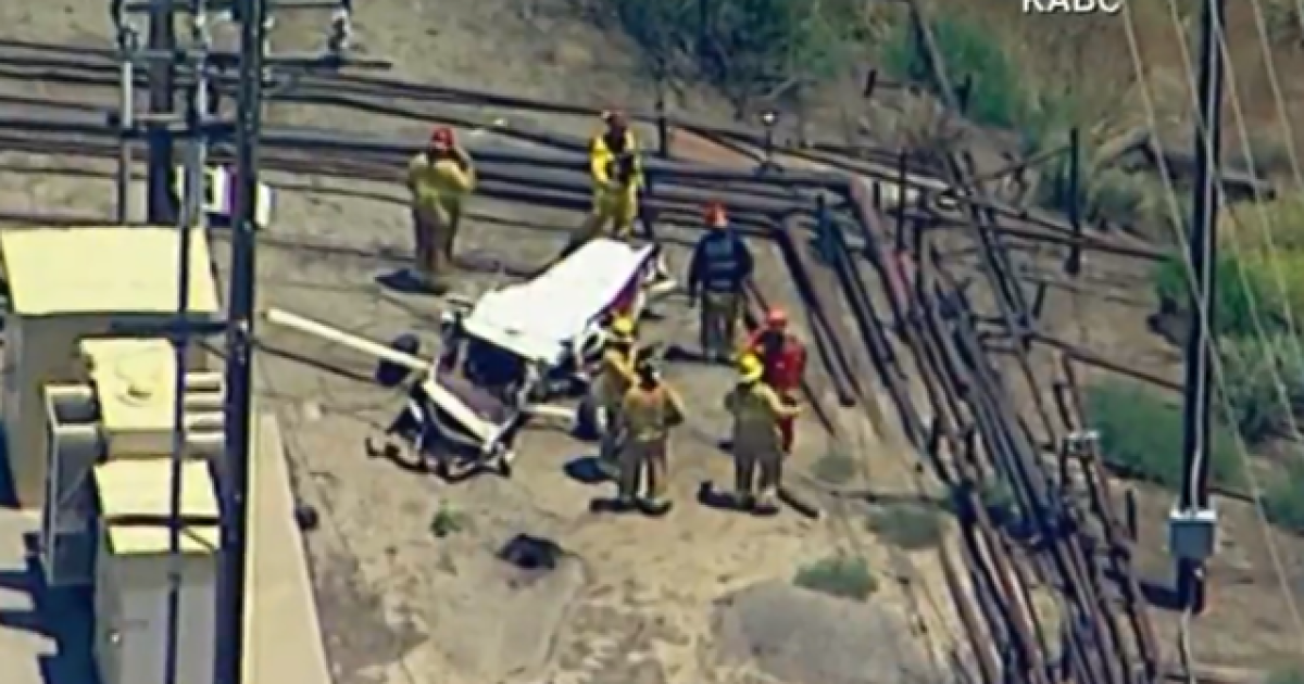 1 dead in small plane crash in Ventura County