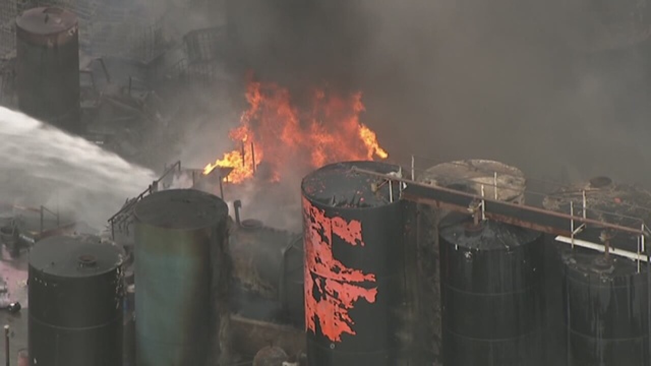 PHOTOS: Large fuel tank fire in Phoenix