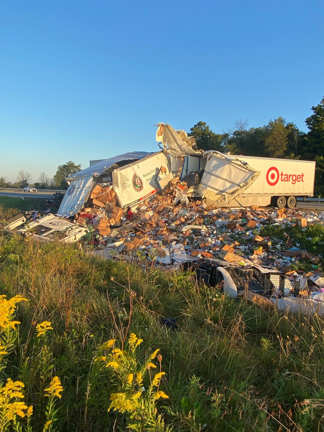 1 dead after semis collide headon on I70 in Henry County