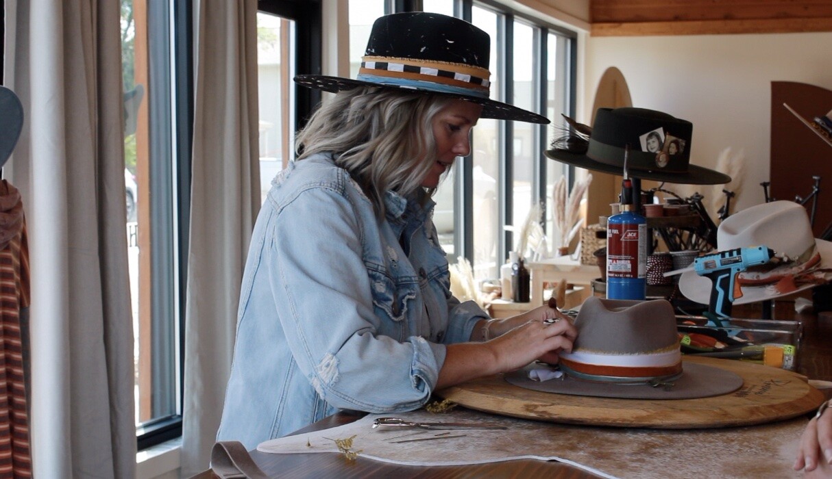 HAT EDIT HAT BAR.jpg