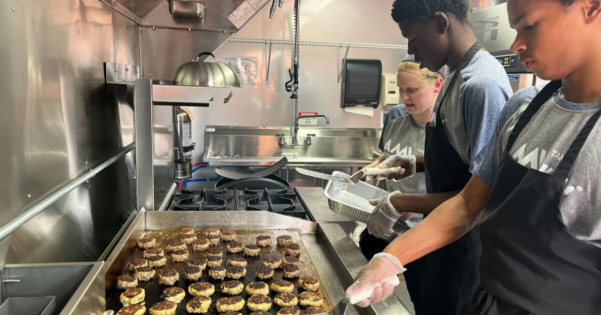 Food truck gives at risk youth an opportunity to thrive - Vimarsana News