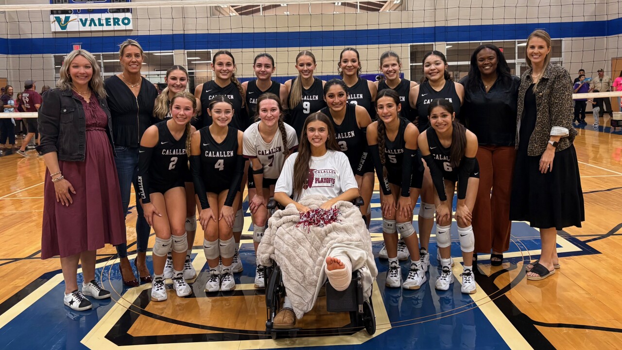 Calallen volleyball wins Regional Semifinal