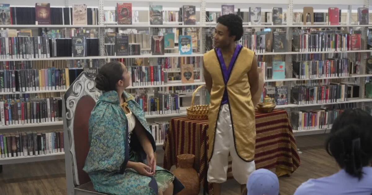 Books in Motion формирует культуру грамотности и творчества на сцене и за ее пределами.