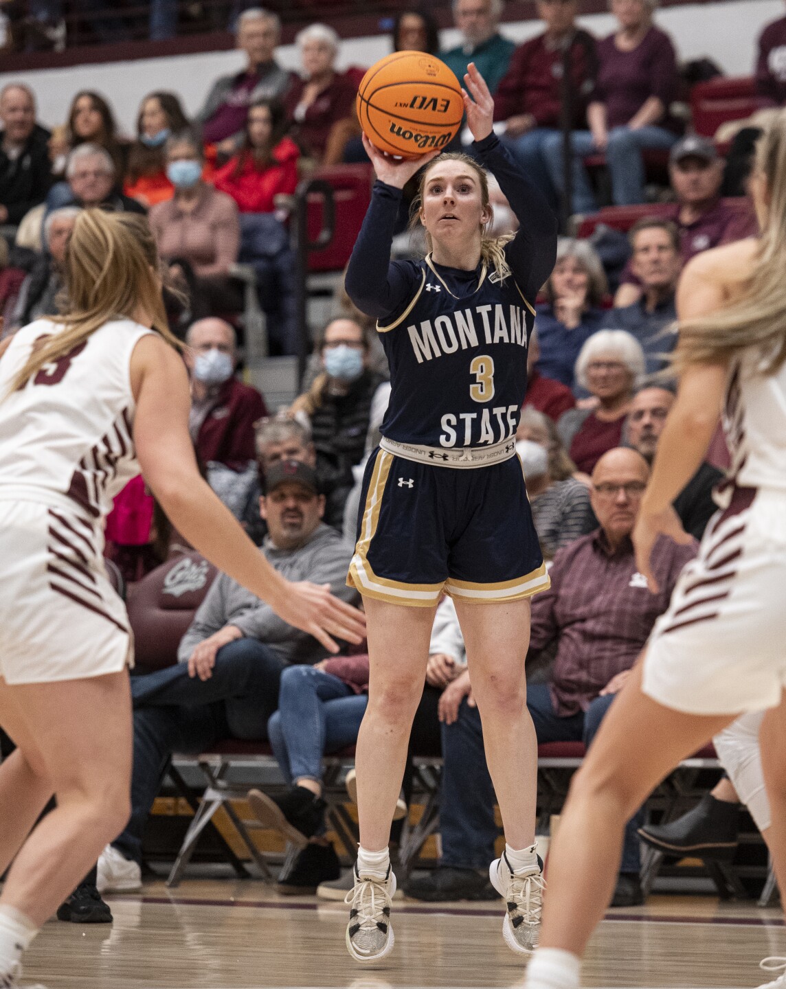 Photos Montana and Montana State women's CatGriz game