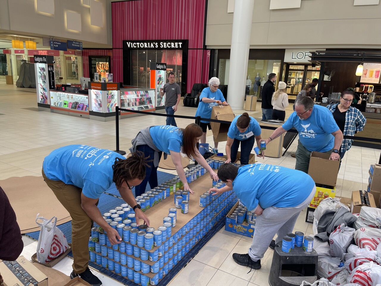 foodbank canstruction event 23.jpg
