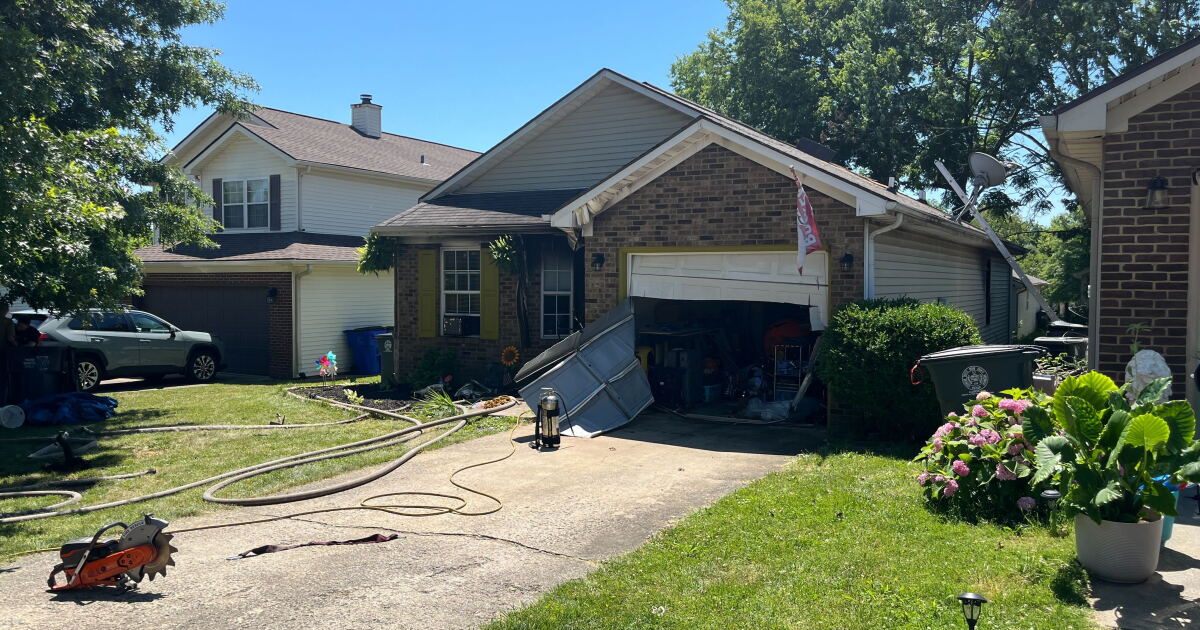 2 pets dead after Lexington house fire