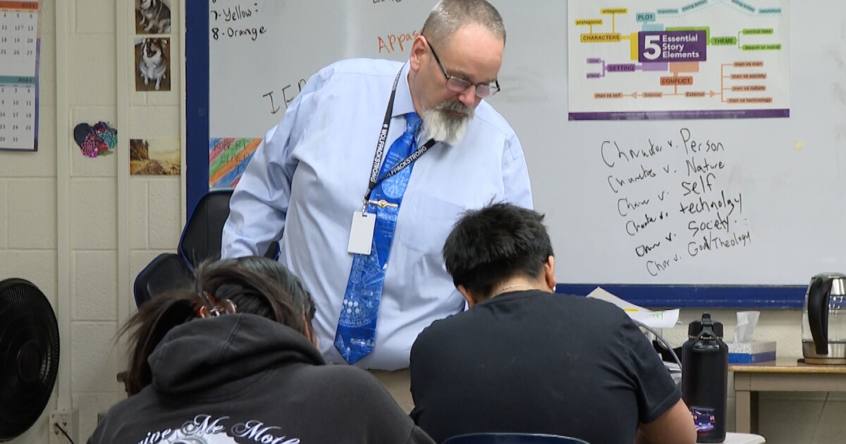Colorado Springs high school celebrate best math and reading improvements - Vimarsana News