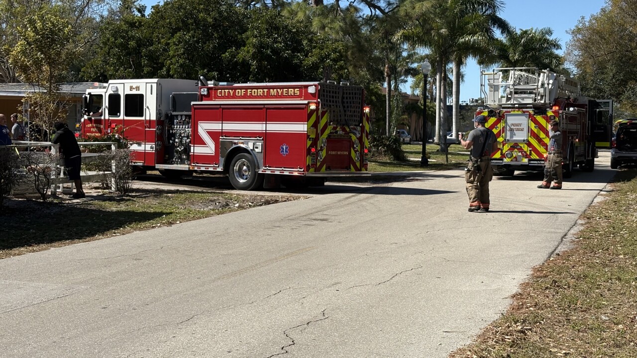 Apartment fire in Fort Myers