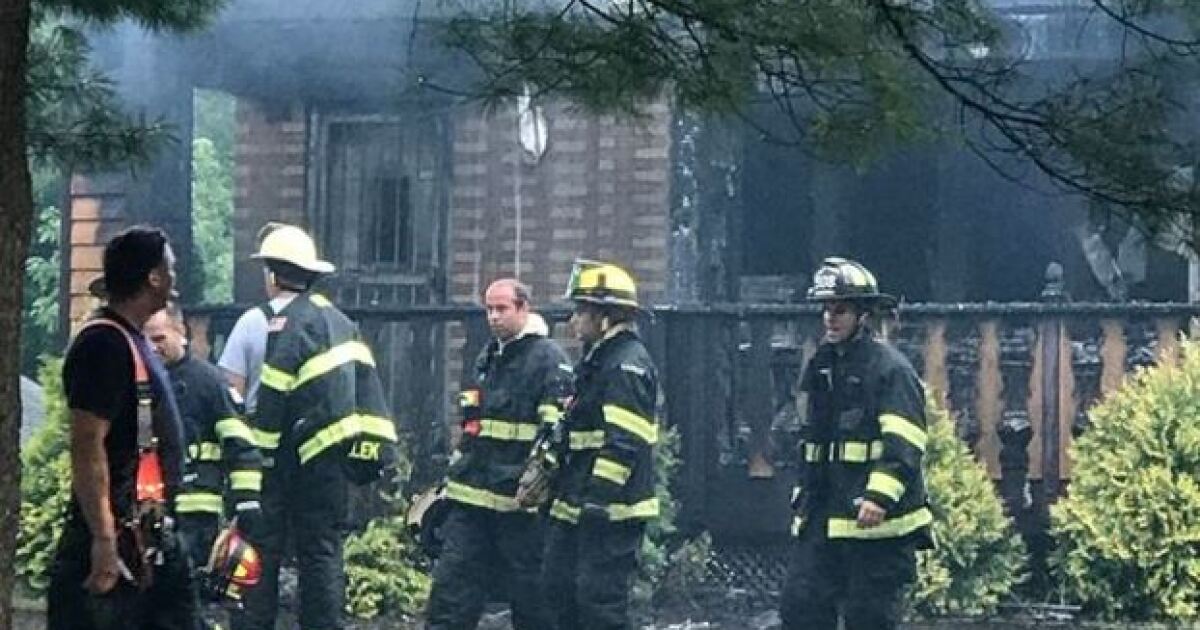 1 killed in earlymorning Hales Corners fire