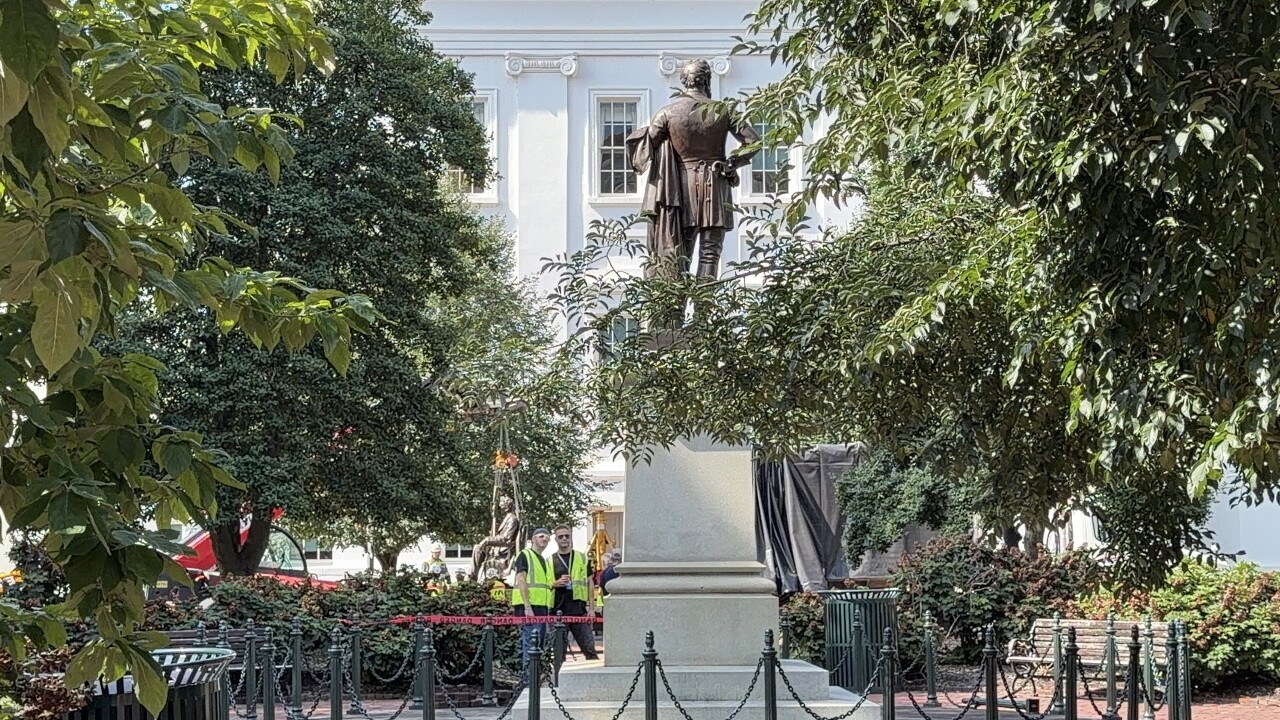 Crews begin removing Confederate statues from Capitol Square in Richmond