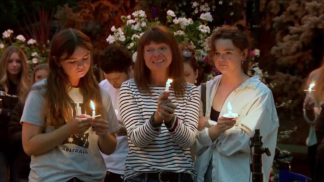 Christian Glass mother and sisters