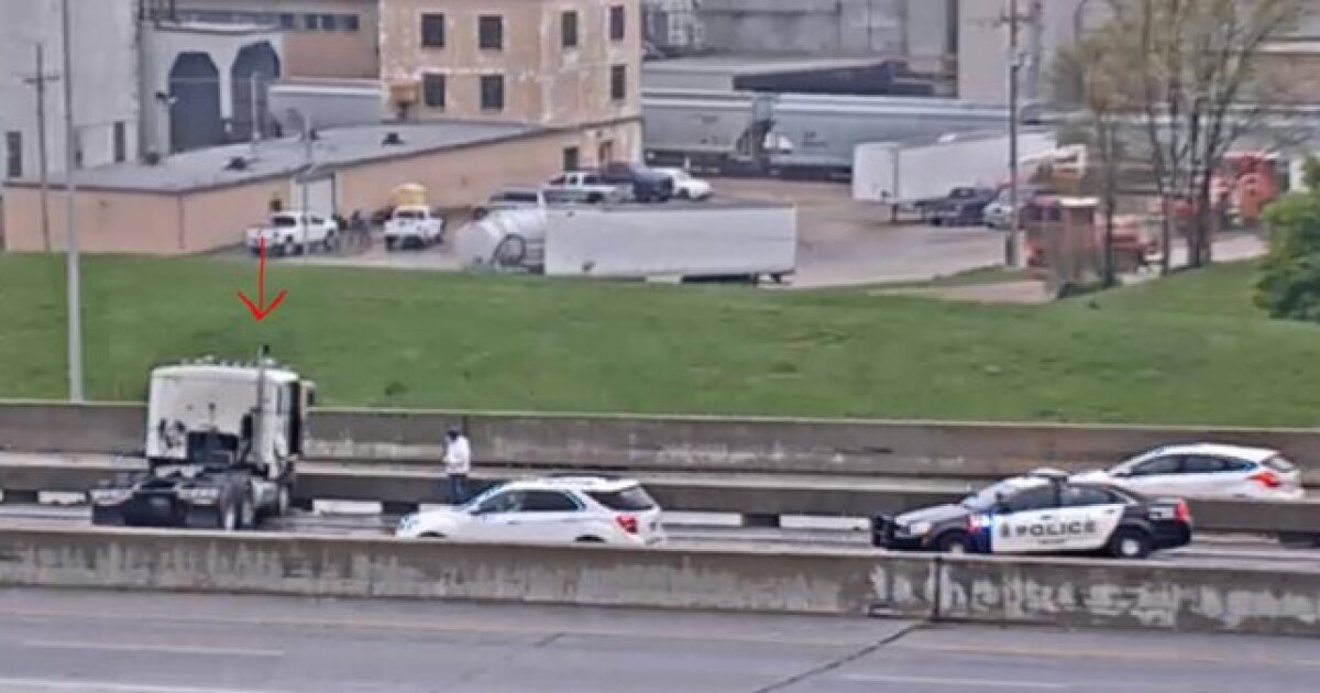 UPDATE: All lanes open after crash at HWY 75 at F Street