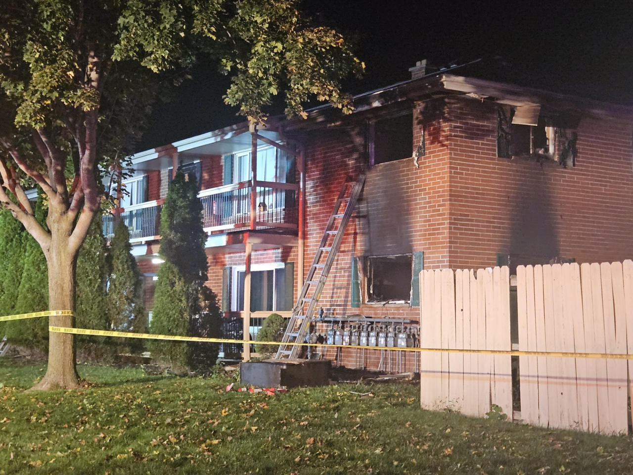 1 injured, 12 displaced in 8-unit apartment building fire in Hartford