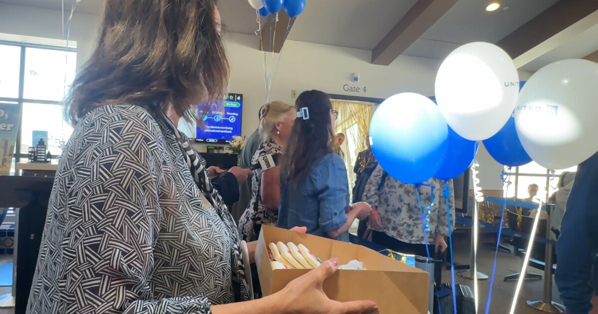 New nonstop Chicago flight lands at Santa Barbara Airport