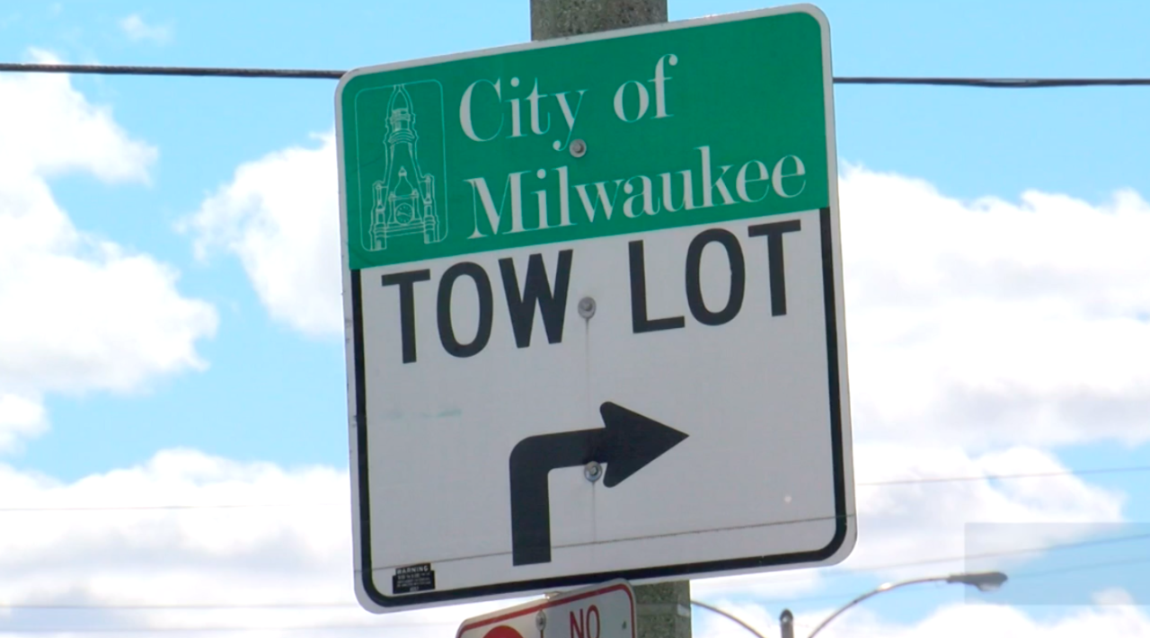 Milwaukee Tow Lot Sign Towing