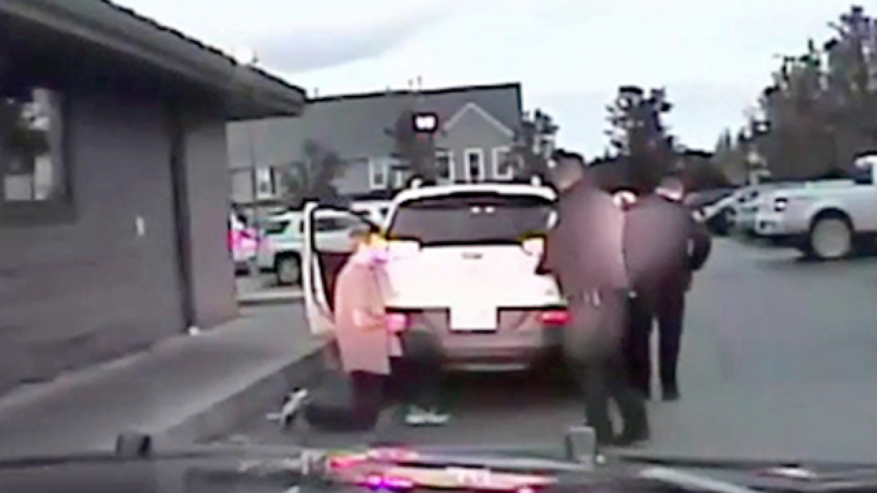 Man proposes after police pull him over
