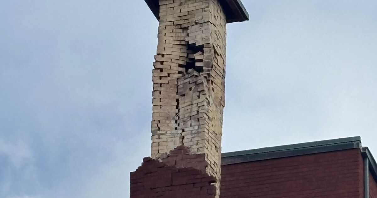 Portion of Jefferson Avenue closed following reported building collapse