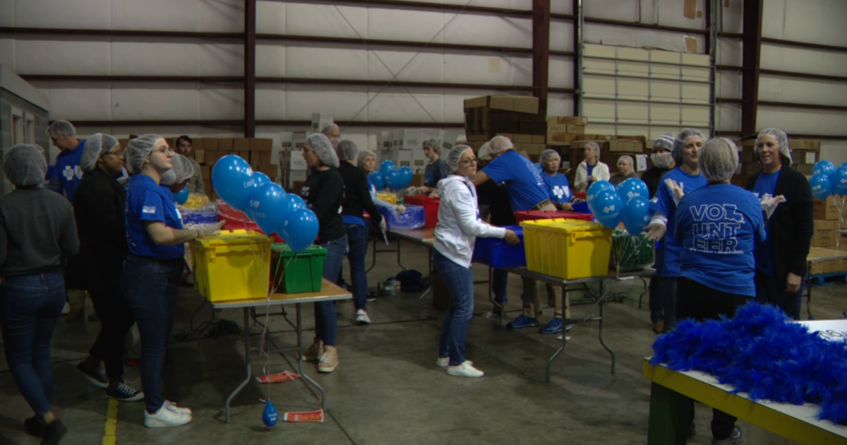 Volunteers pack 10,000 meals for Louisiana families in need - Vimarsana News
