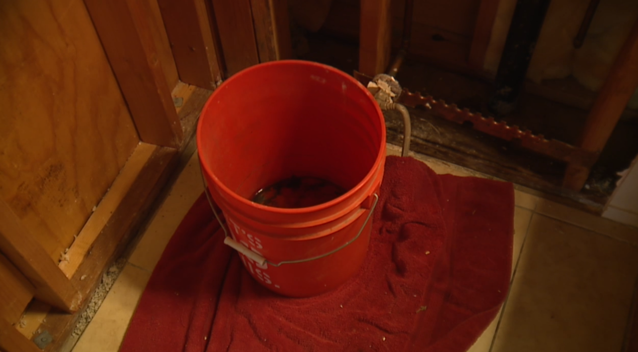 SW Las Vegas condo owner battles leak, HOA for more than a month
