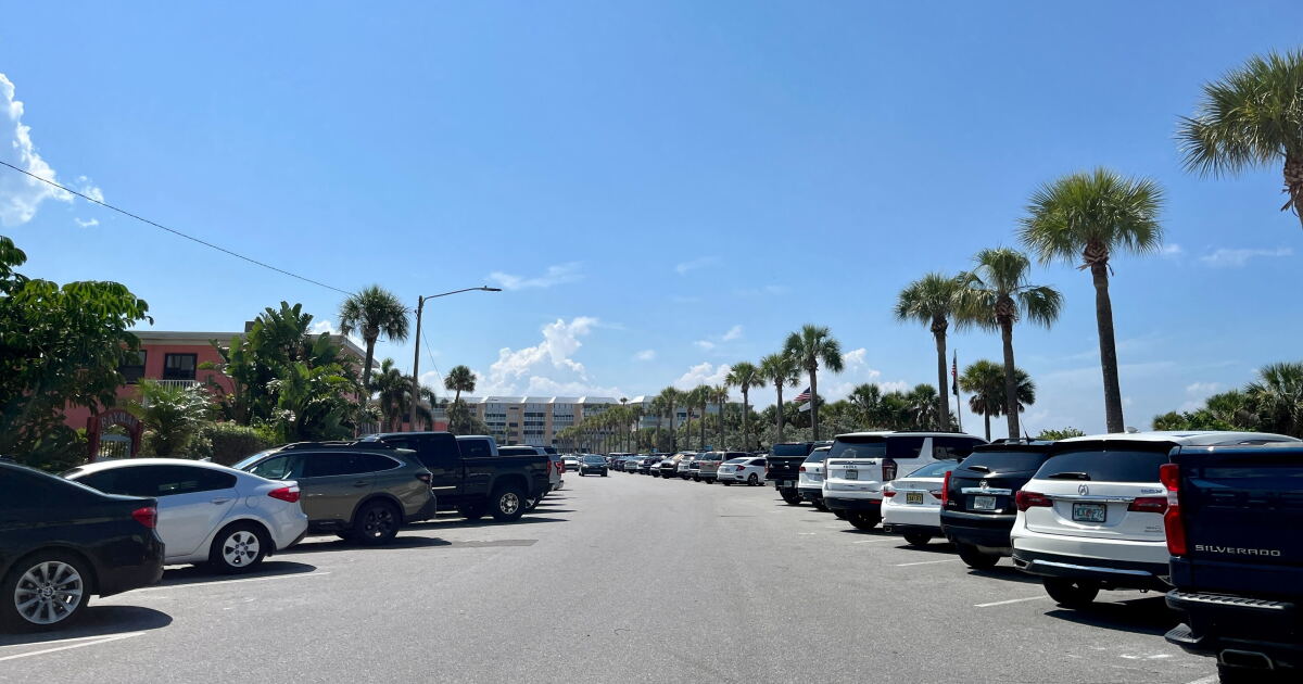 4th of July highlights parking problems along St. Pete beaches - Vimarsana News