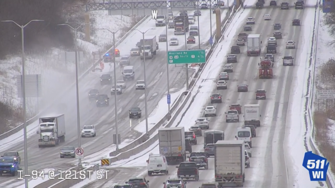 Eastbound I-94 lanes reopen in Waukesha County after crash