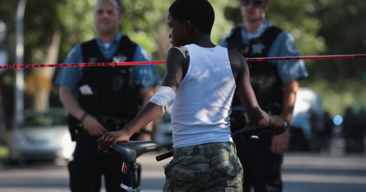 Chicago Police Report 16 Percent Drop in Homicides in 2017 (VIDEO)