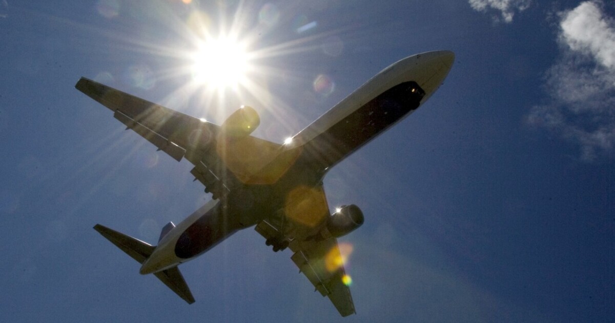 Man sentenced after Delta pilot reported laser pointed at aircraft over Buffalo airport