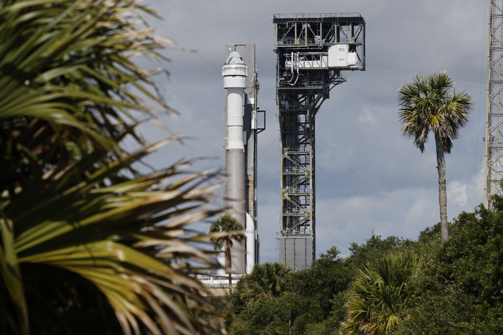 Boeing's Starliner capsule atop an Atlas V rocket 