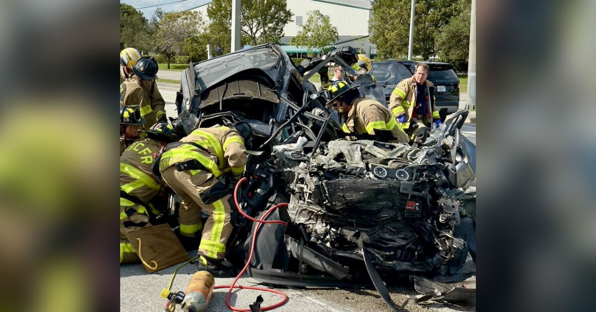 'Catastrophic' crash on Southern Boulevard sends 2 to hospital - Vimarsana News