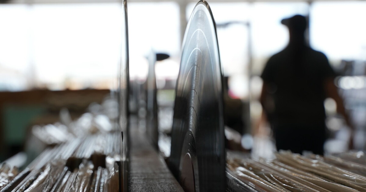 Why are vinyl records still so popular? - Vimarsana News