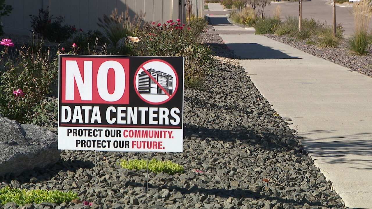 Aurora leaders to vote on indefinite data center moratorium as neighbors oppose Trident data center.jpg