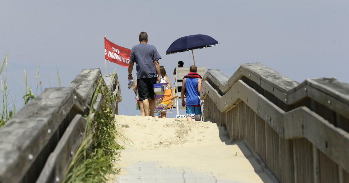 Virginia teen dies in Outer Banks sand hole - Vimarsana News