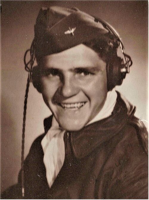 23 Pilot 1st Lt. Robert M. King.jpg