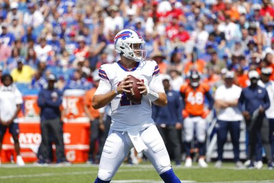 Broncos Bills Football