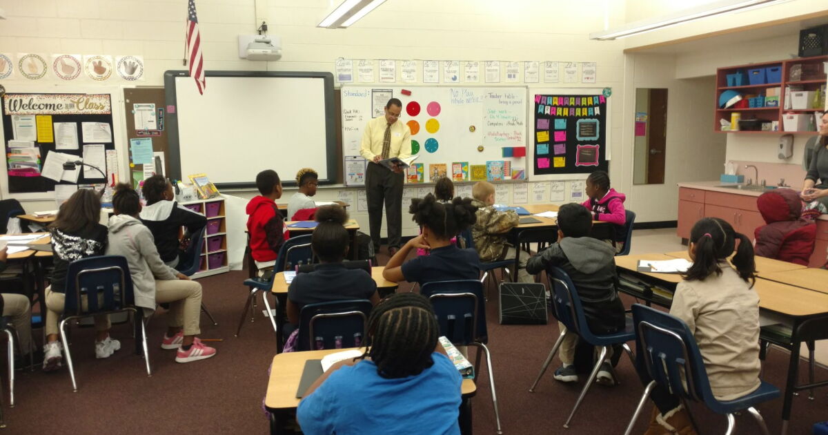 Springwood Staff Cas in the Class: Springwood Elementary